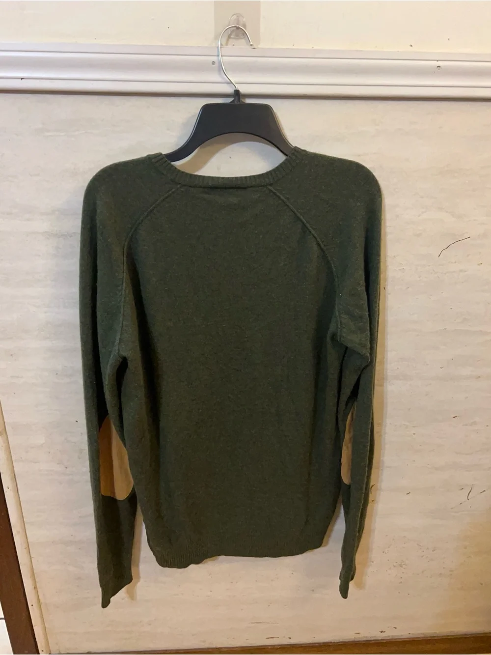 Michael Stars Men’s Olive Green V-Neck Pullover